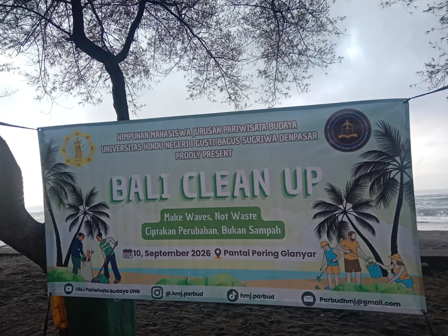 Awali Perkuliahan dengan Bali Clean Up, Mahasiswa Industri Perjalanan Tanamkan Kepedulian terhadap Lingkungan