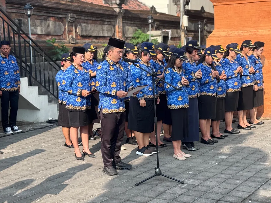Peringati Hari Kesaktian Pancasila, UHN Sugriwa Gelar Upacara di Kampus Ratna